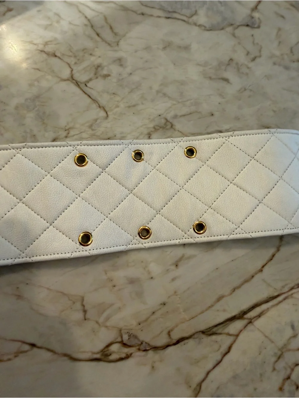 CHANEL White Quilted Leather Waist Belt with Gold CC Plaque